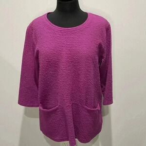 * NWOT *Cut • Loose  | 3/4 Sleeve Pullover